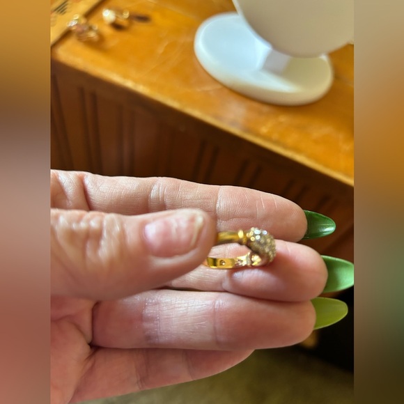 Gold plated ladies dress ring with white stone cluster. Size 4.5 - Picture 4 of 6